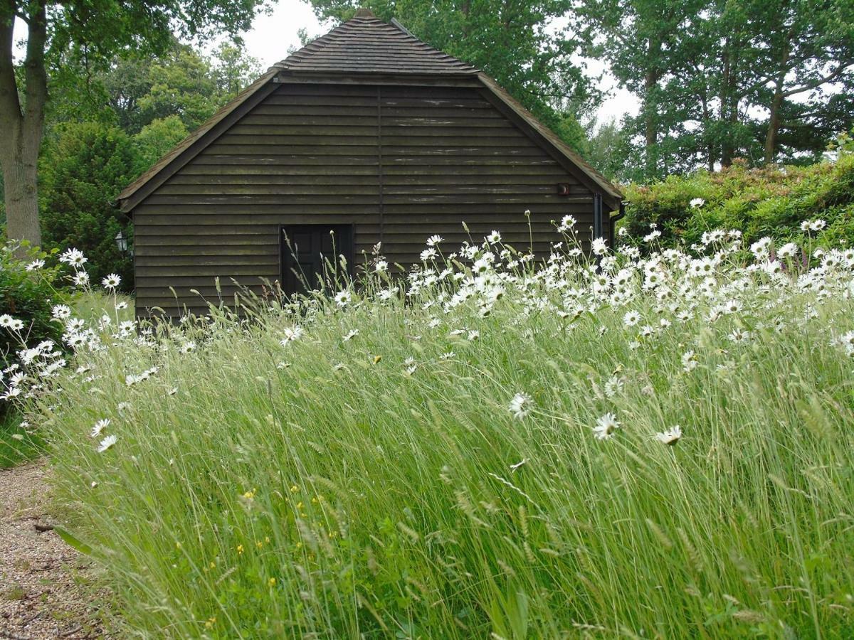 Bond'S Cottage Barn Royal Tunbridge Wells Exteriör bild